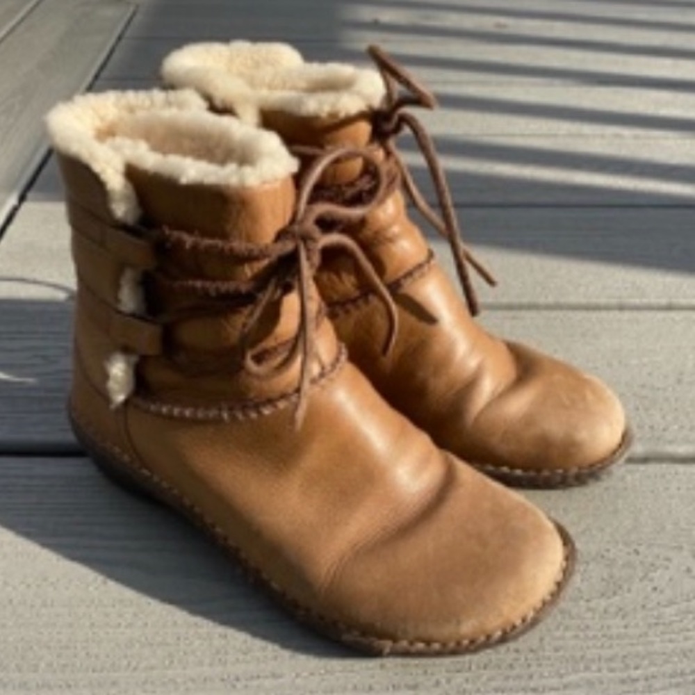 Ugg Caspia Leather Booties